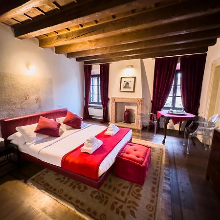Truly Verona - Delle Erbe Suites Экстерьер фото