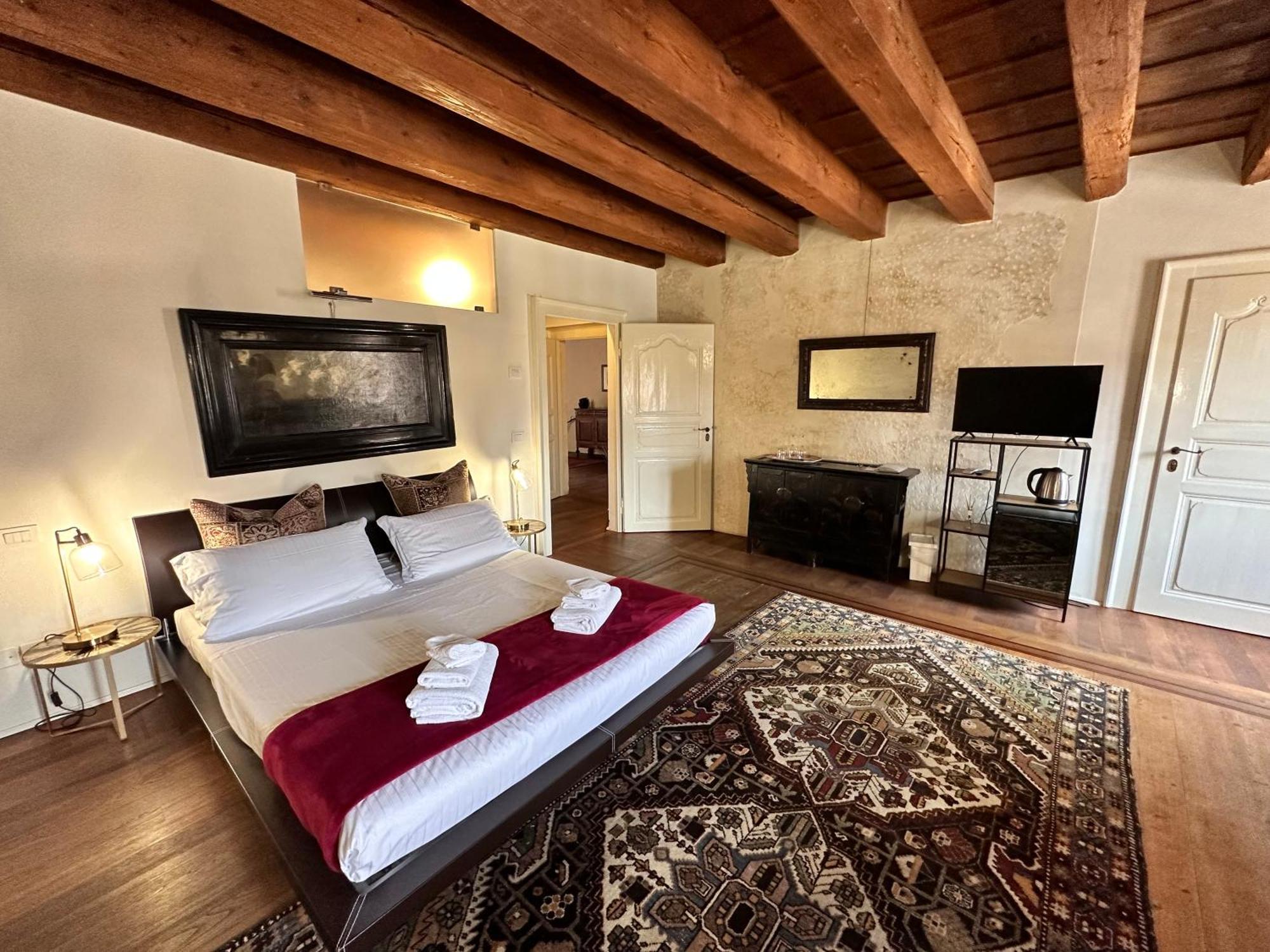Truly Verona - Delle Erbe Suites Экстерьер фото