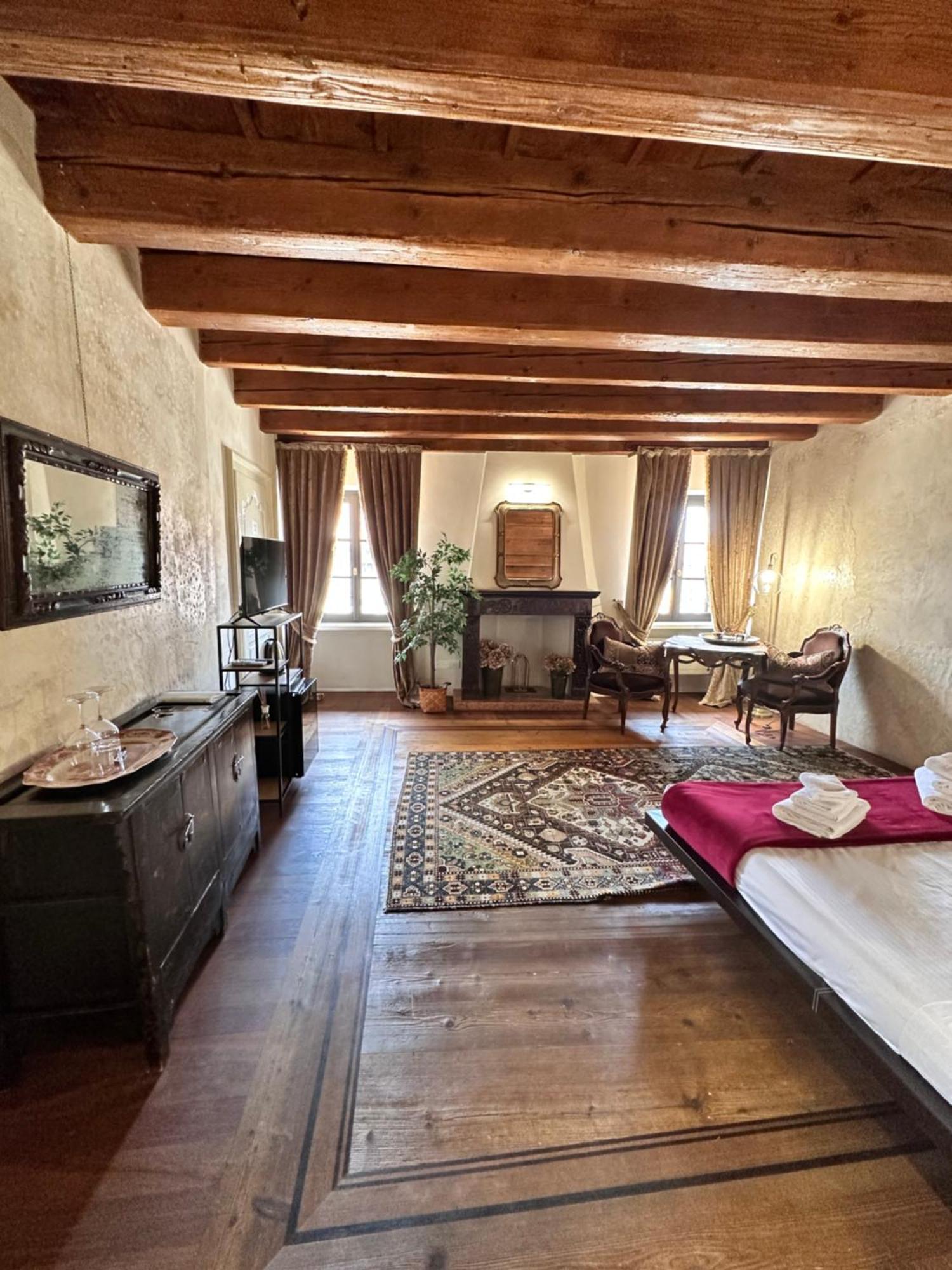 Truly Verona - Delle Erbe Suites Экстерьер фото