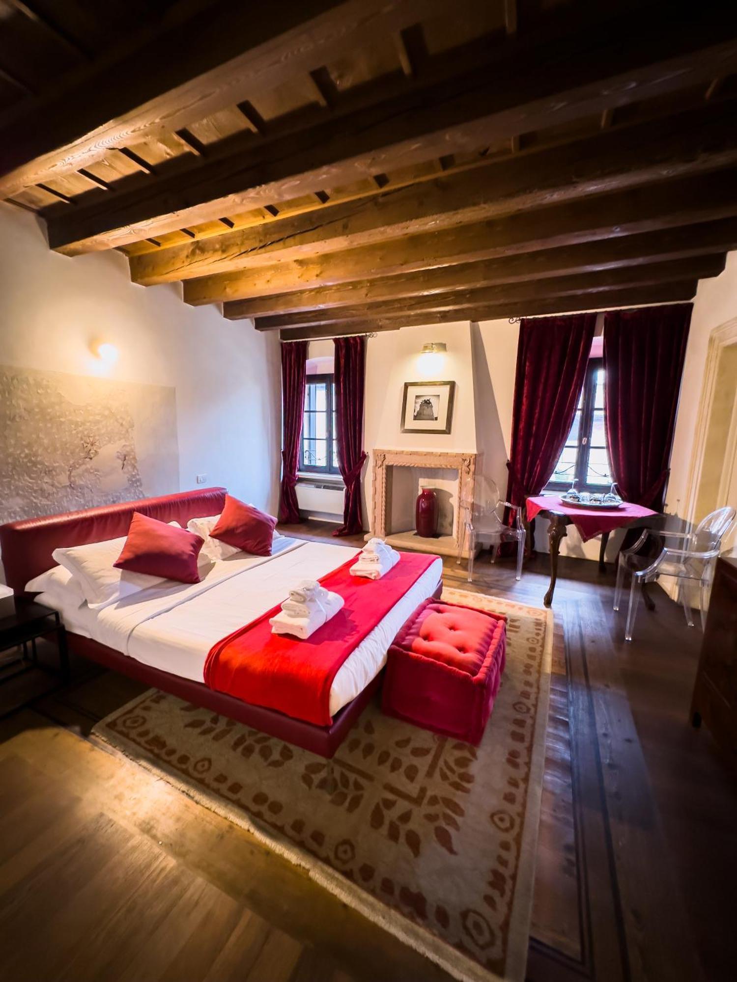 Truly Verona - Delle Erbe Suites Экстерьер фото