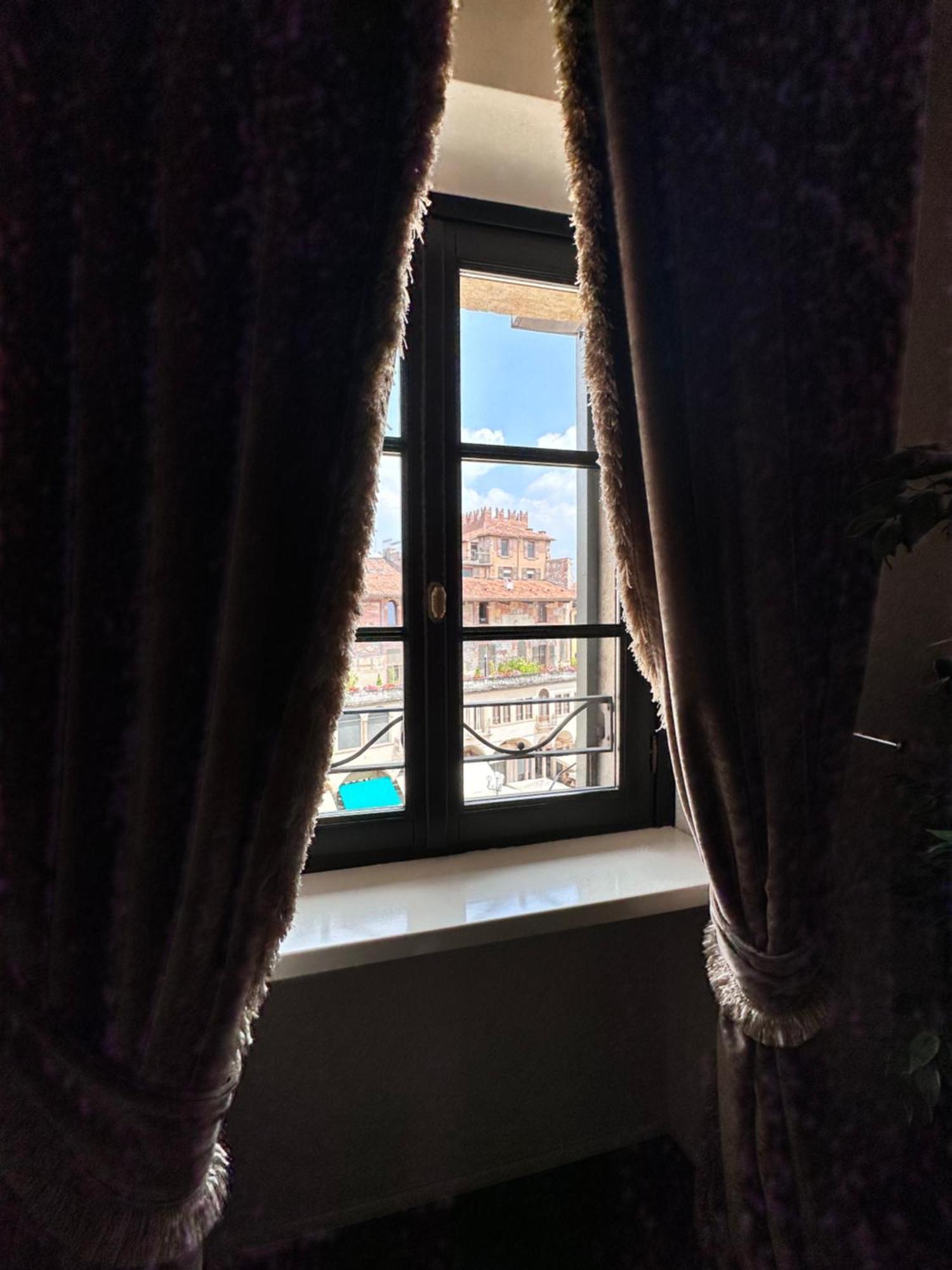 Truly Verona - Delle Erbe Suites Экстерьер фото
