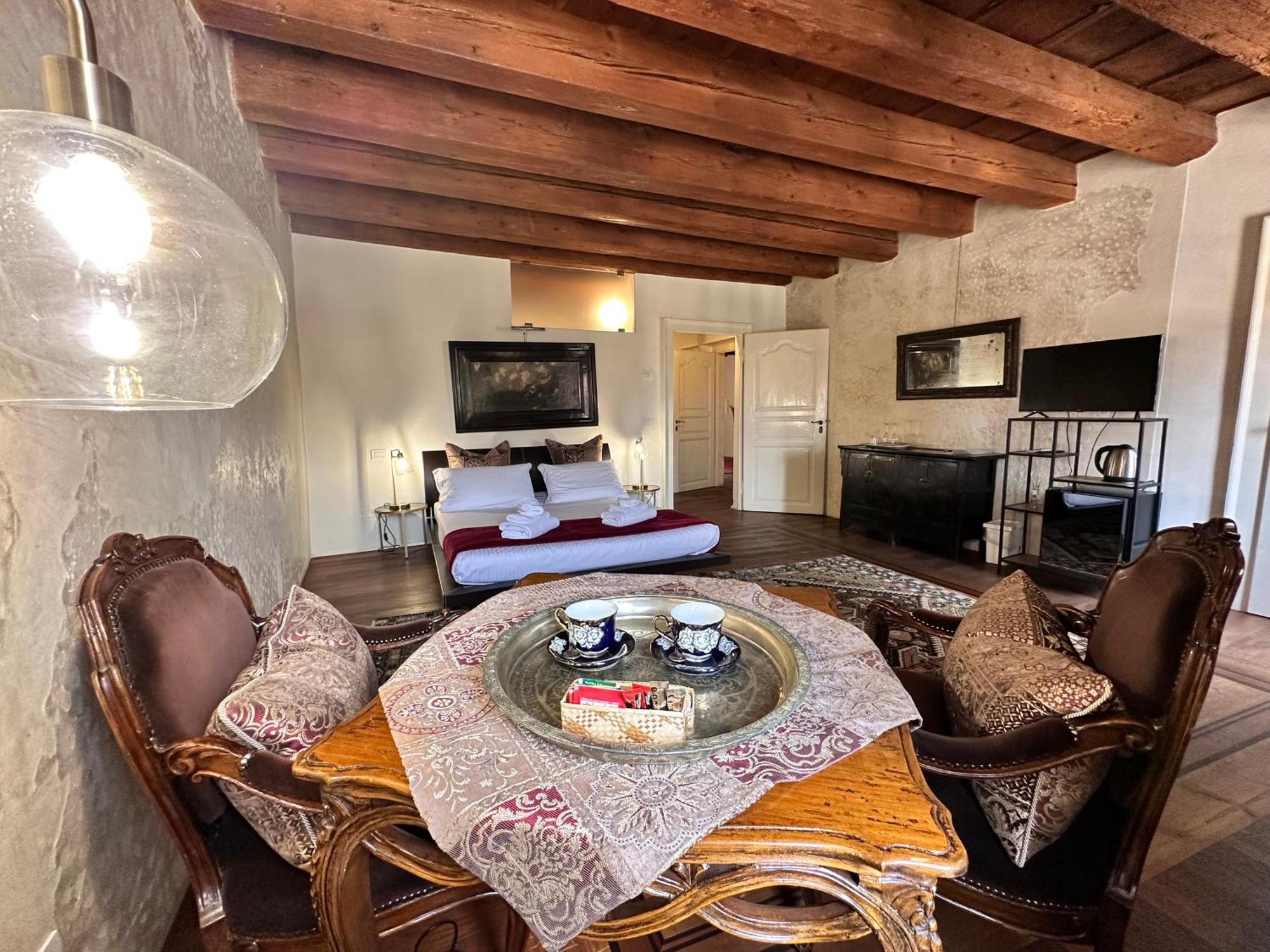 Truly Verona - Delle Erbe Suites Экстерьер фото