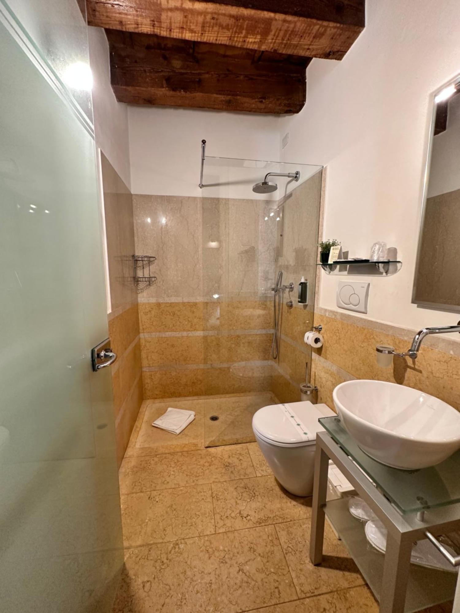 Truly Verona - Delle Erbe Suites Экстерьер фото