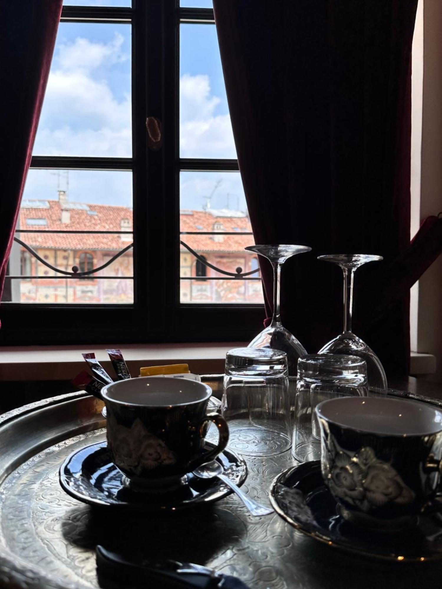Truly Verona - Delle Erbe Suites Экстерьер фото