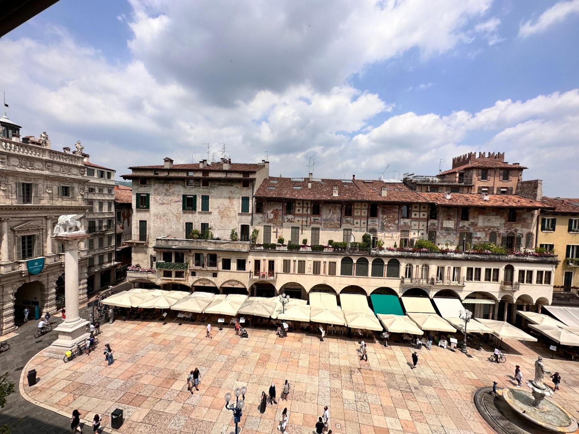 Truly Verona - Delle Erbe Suites Экстерьер фото