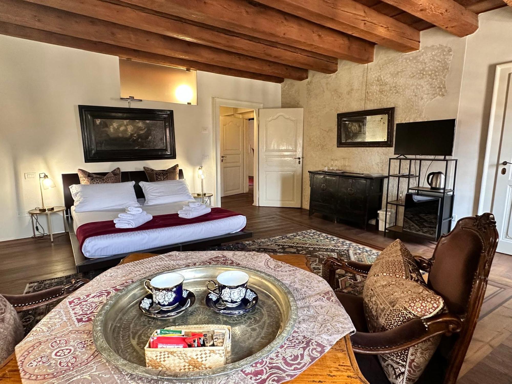 Truly Verona - Delle Erbe Suites Экстерьер фото