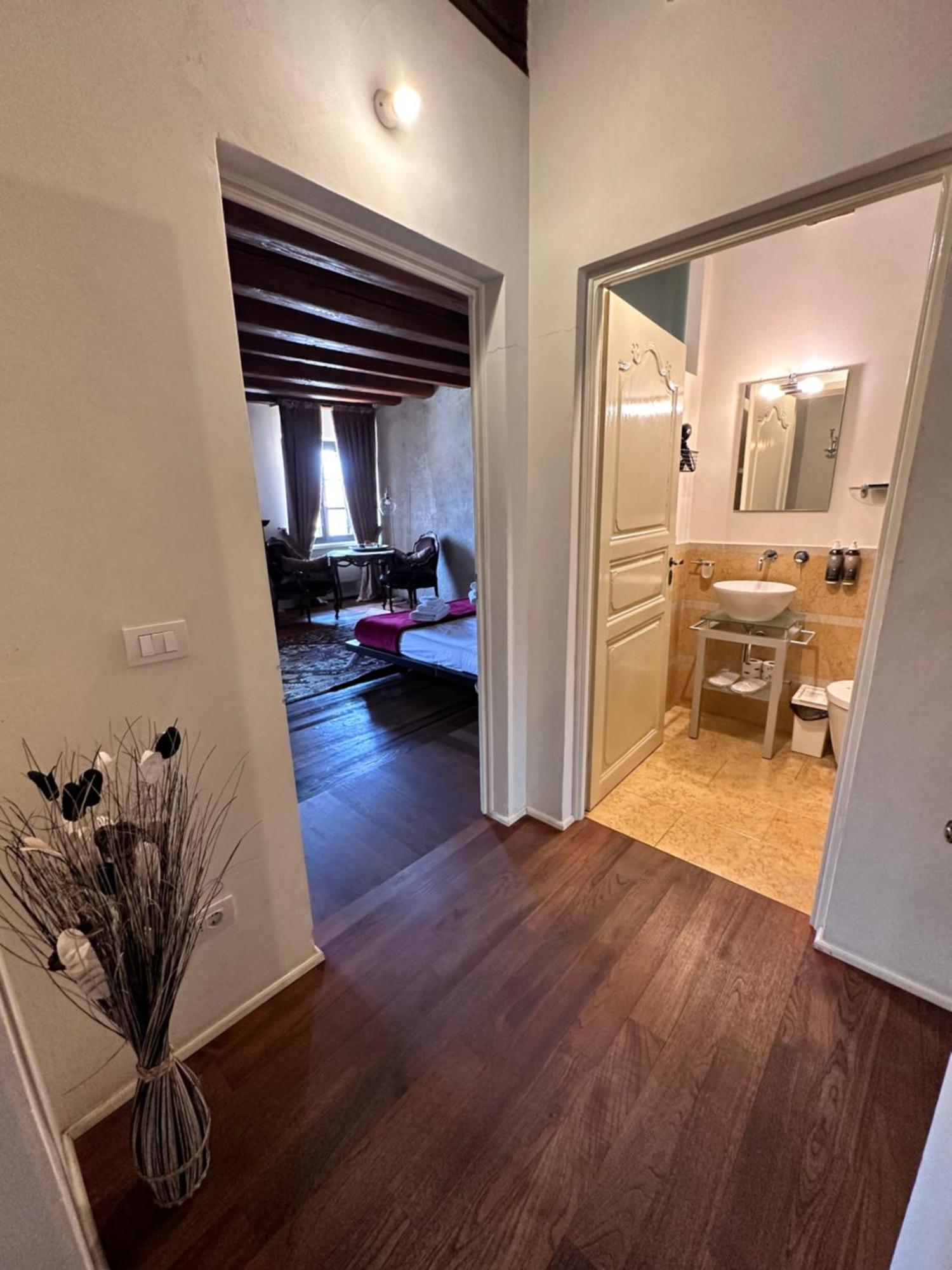 Truly Verona - Delle Erbe Suites Экстерьер фото